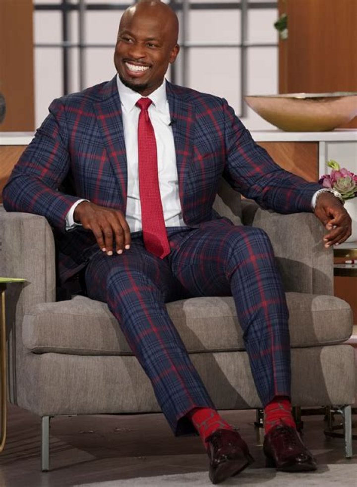 Akbar GbajaBiamila Height, Weight, Net Worth, Age, Birthday, Wikipedia, Who, Instagram, Biography