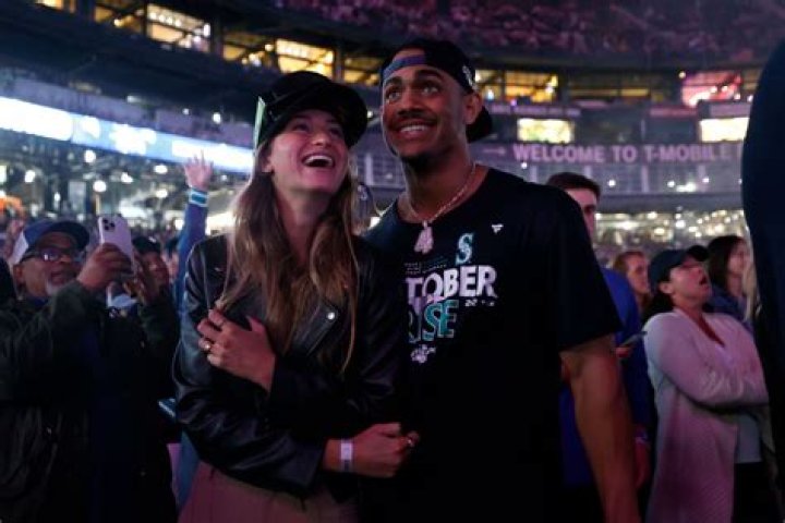 
Alphonso Davies Girlfriend 2022- Facts About His Dating Status After Split With Jordyn Huitema 