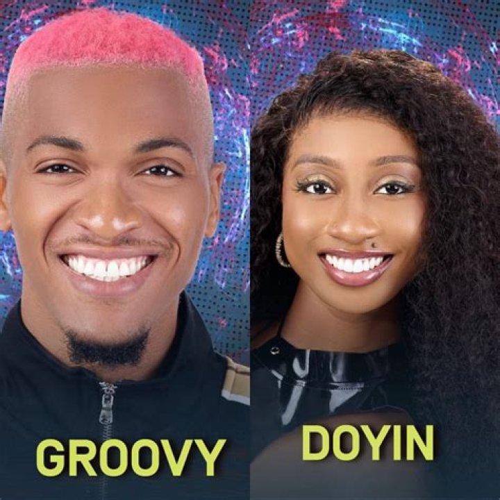 
BBNaija: Groovy And Phyna Reconcile, Share Passionate Kiss On Stage After Her Win 
