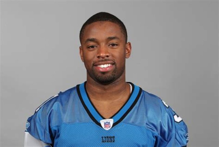 
Former NFL Player Stanley Wilson Jr. Dies at 40 After Collapsing at a Mental Hospital 