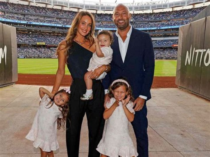 
Hannah Jeter Biography: Is she married? Find out her Kids, Age, Wedding, Net Worth, Brother 