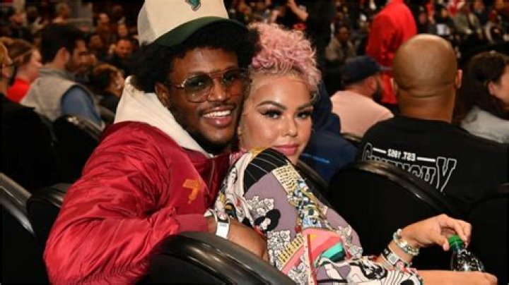 
How did D.C. Young Fly meet Jacky Oh? 