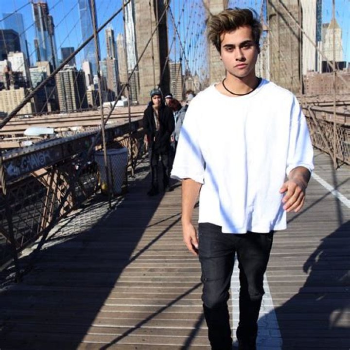 How old is Darius Dobre? Wiki Biography, age, girlfriend, net worth, height
