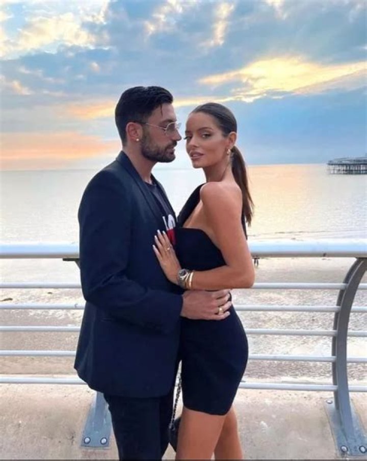 
Is Maura Higgins Dating? Who is Maura Higgins Dating? 