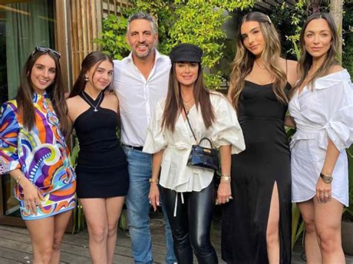 
Mauricio Umansky Children: Sophia, Portia And Alexia Umansky Age Gap Explored 
