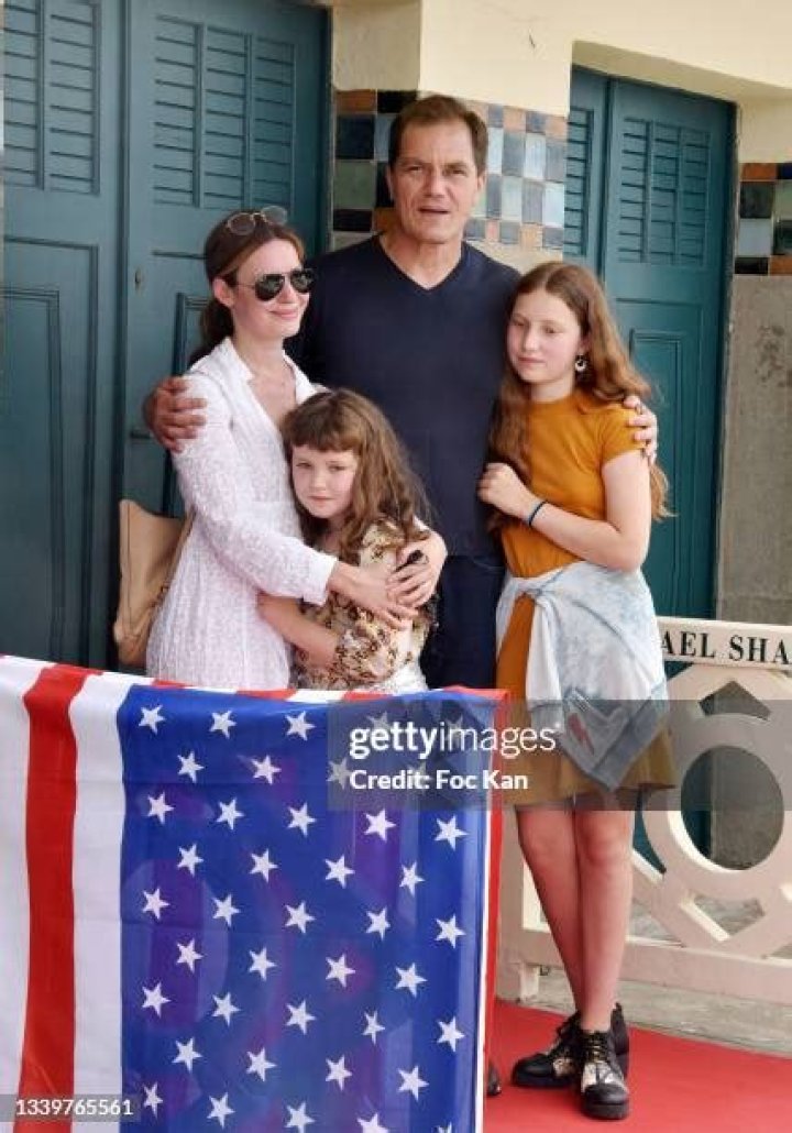 
Michael Shannon Is Married To Kate Arrington And Has Two Kids Marion And Sylvia Shannon 