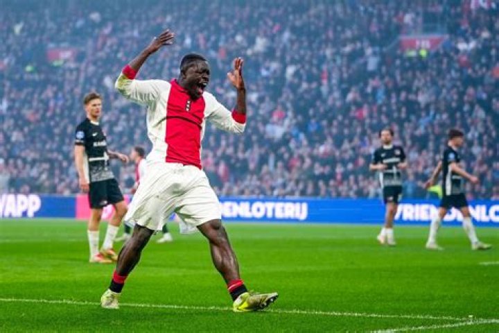 
Quincy Promes Height, Weight, Net Worth, Age, Birthday, Wikipedia, Who, Nationality, Biography 