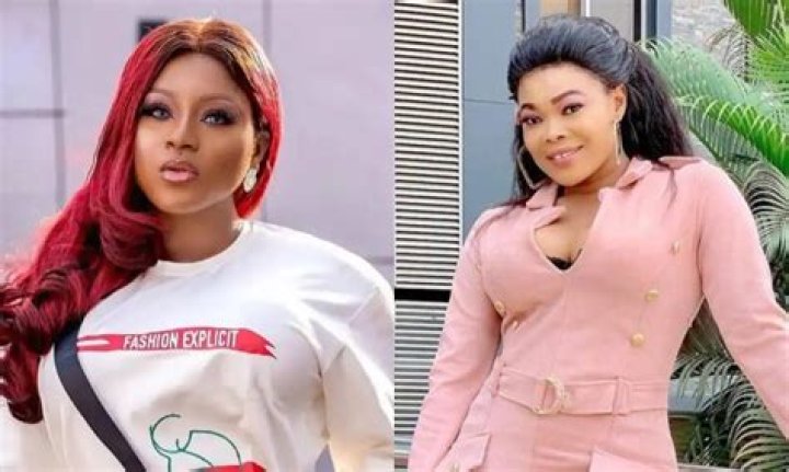 
Reactions As Nollywood Actress Destiny Etiko Shuts Down Her Friend’s House Party With Naira Notes 