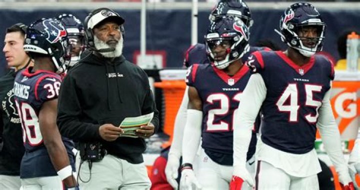 
Texans: Where Is Lovie Smith Now? Kids and Salary Net Worth 