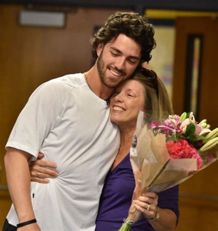 
Who Are Dansby Swanson Parents Cooter And Nancy Swanson? Who Is Braves Shortstop Partner Mallory Pugh? 