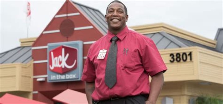 
Who is Alonniea Fantasia Ford, Jack-in-the-Box worker accused of firing gun at customer? 
