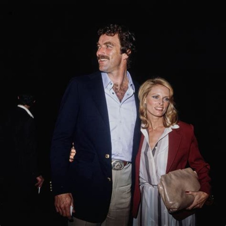 
Who is Clarence Manion wife? 