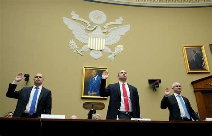 Who is Ryan Graves, former Navy pilot?